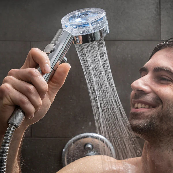 Pommeau de douche haute pression avec filtration intégrée