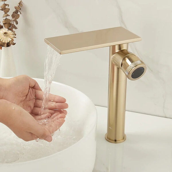 Robinet cascade salle de bain doré en laiton