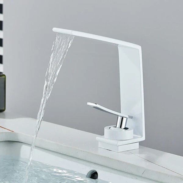 Robinet mitigeur lavabo cascade blanc design moderne